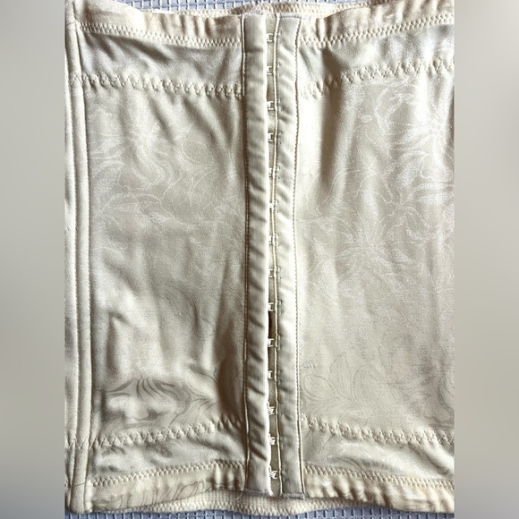 Flexees by Maidenform Cream Waist Nipper Firm Control Shapewear Size 2XL - Picture 6 of 15